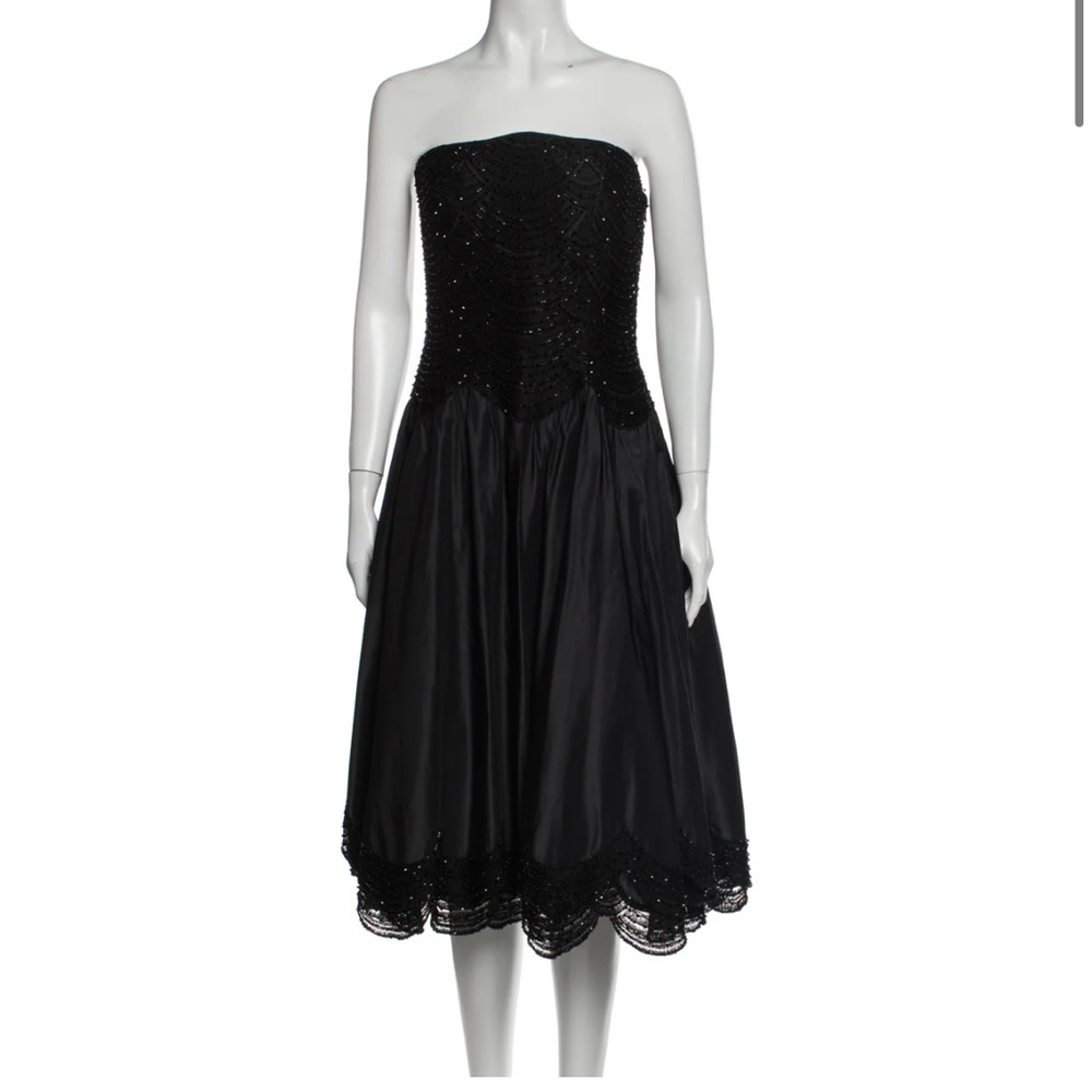 Beautiful vintage Carmen Marc Valvo Black beaded strapless cocktail dress- 10